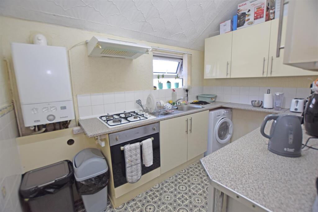 F/F Flat Kitchen