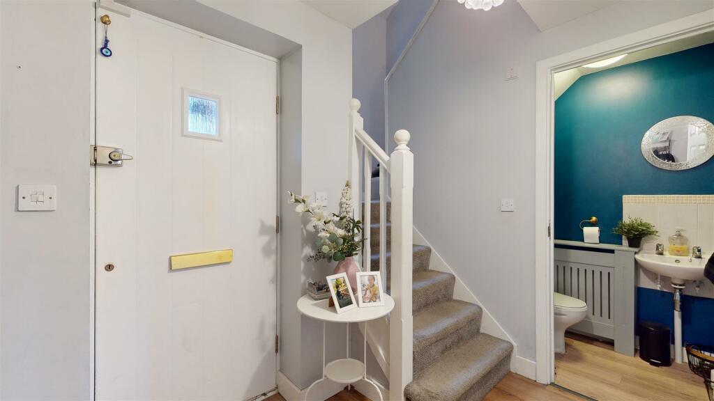 ENTRANCE HALL