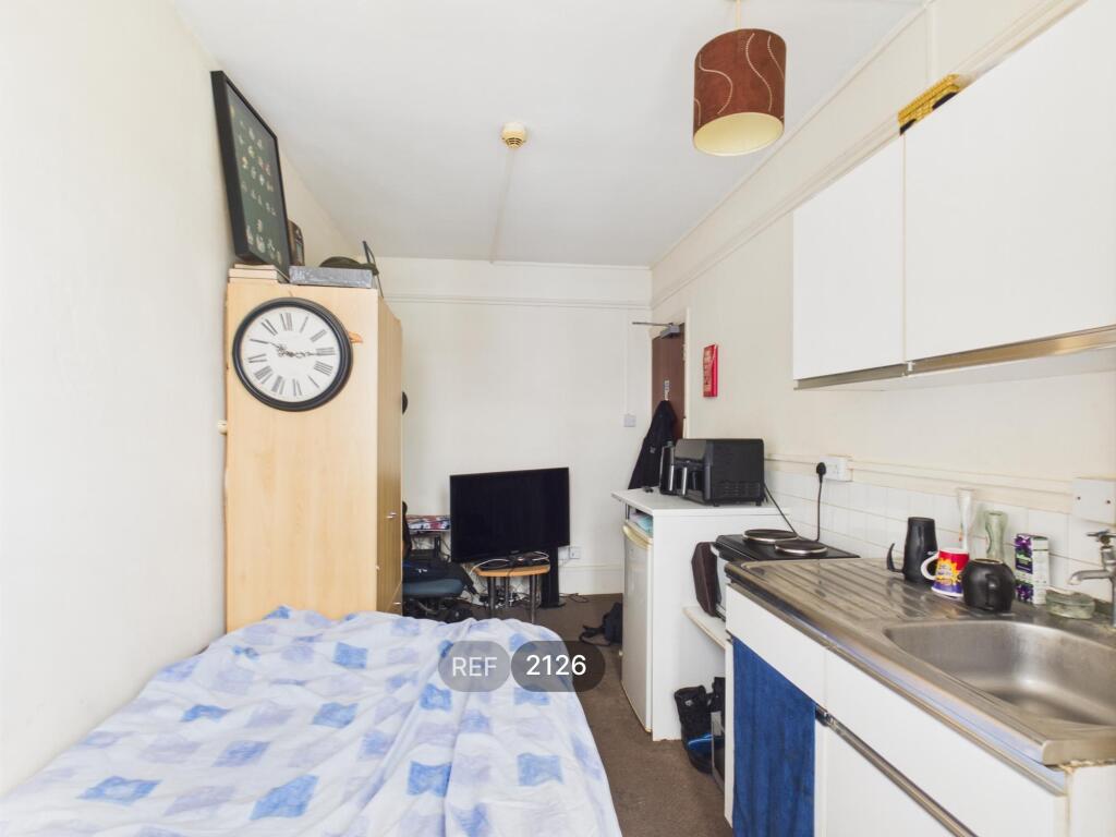 Kitchen/Living area