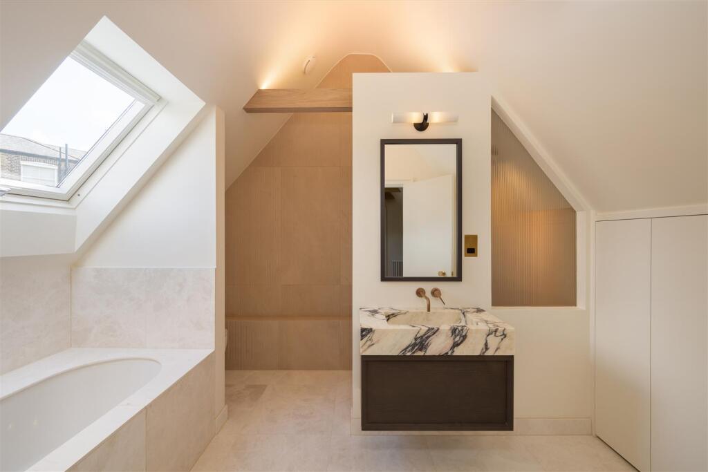 Flat 5 Walton House Hi-30.jpg