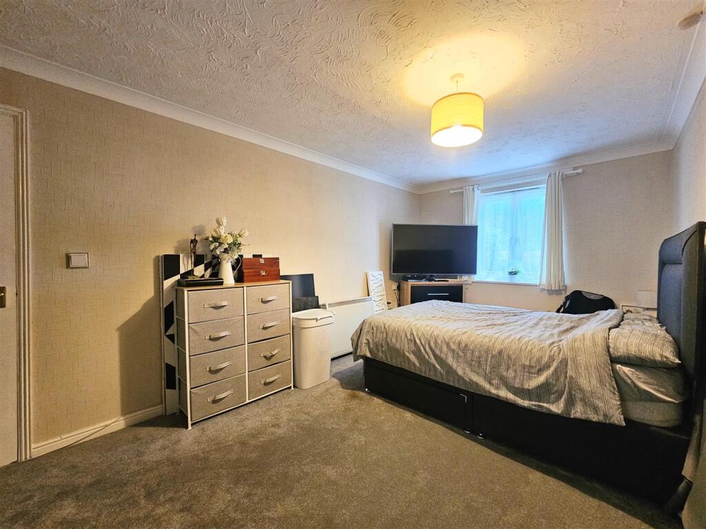 Flat 9, Pendene Court 5