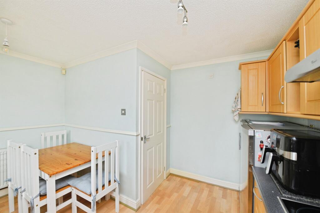 Kitchen &amp; Dining Spcae