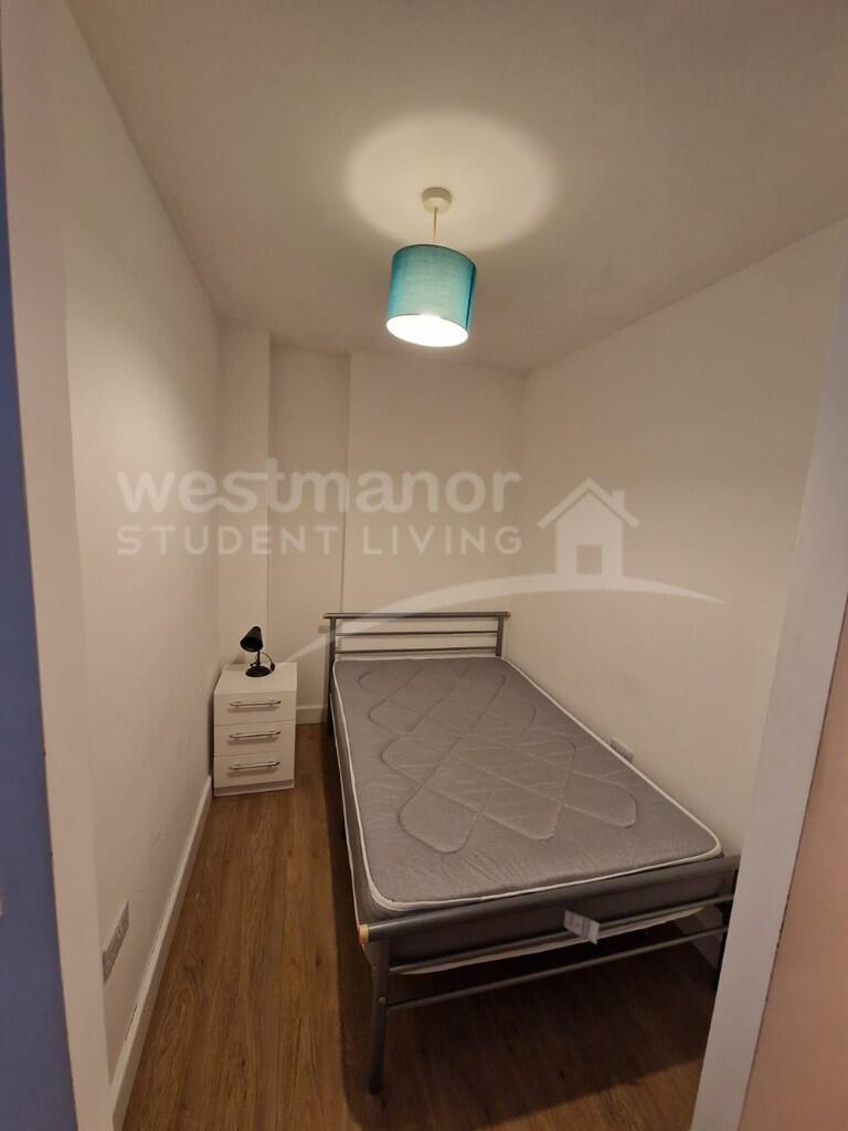 FLAT 5