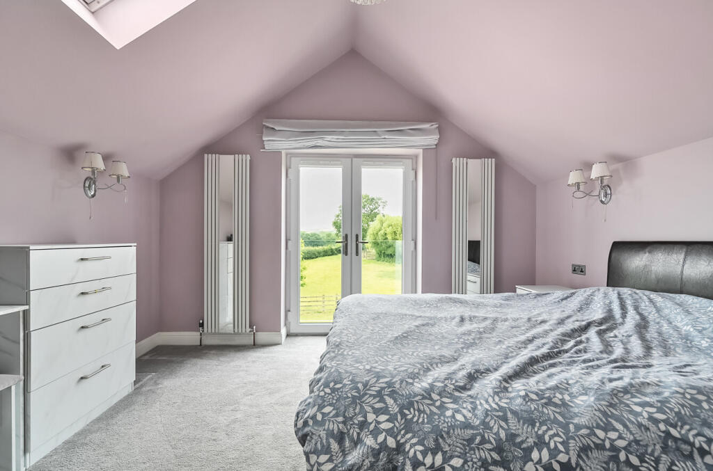 1313973-1-6862834...