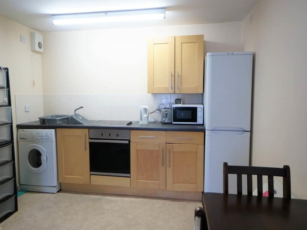 3Ebenezer_kitchen.jpg