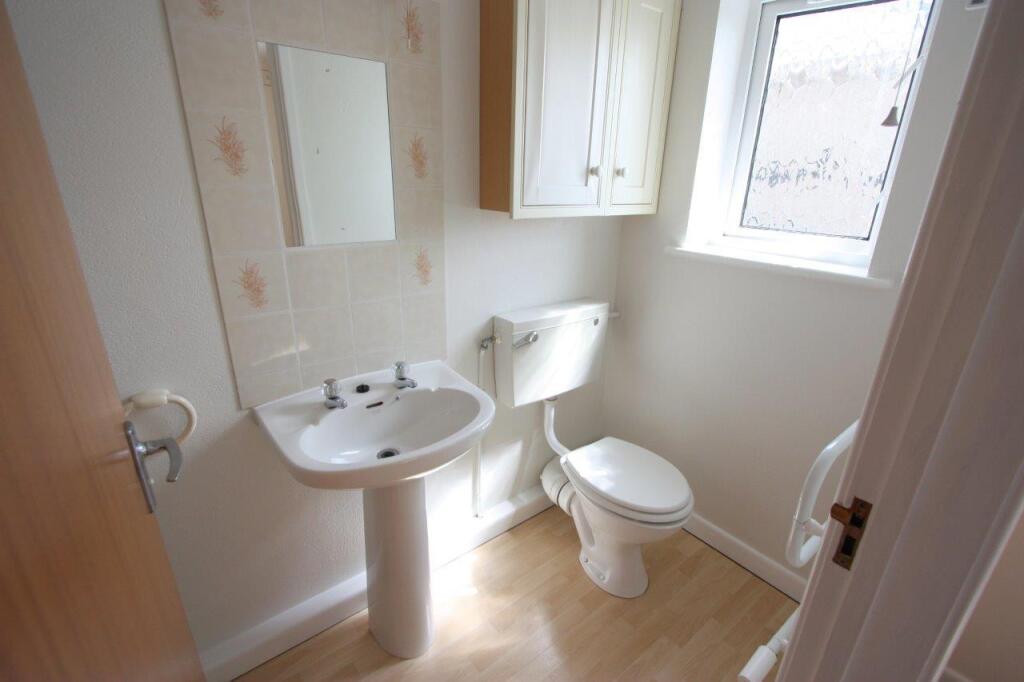 Flat 3, 122 Henver Road En Suite 1