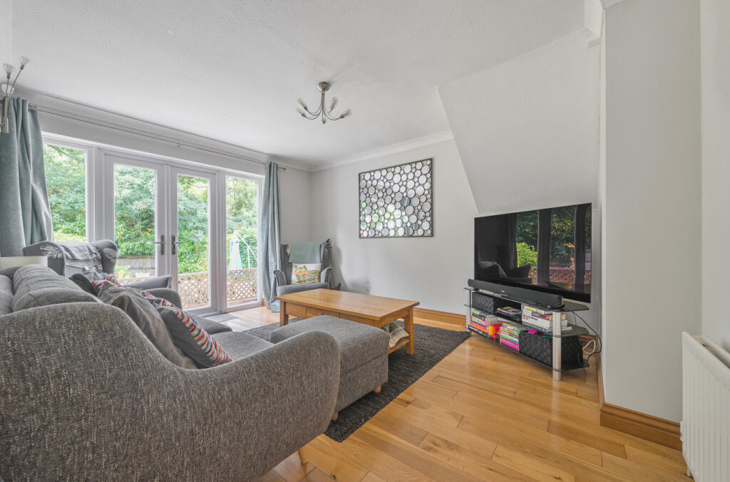 1317960-10-6863f4...