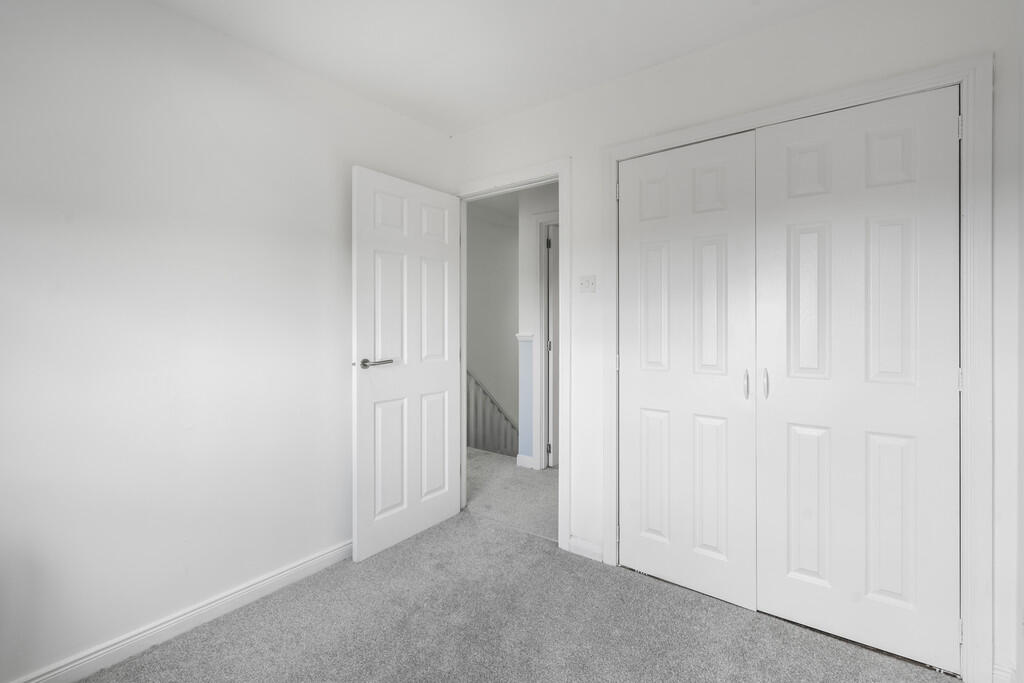 8 Fowler Cresent,...