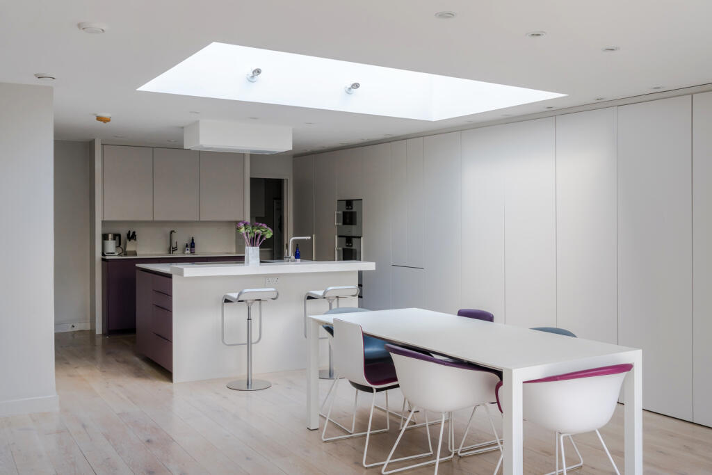 322543 - 98 Buckingham Road-42.jpeg