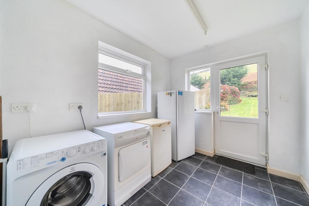 1376904-15-691338a609565-ARW-1