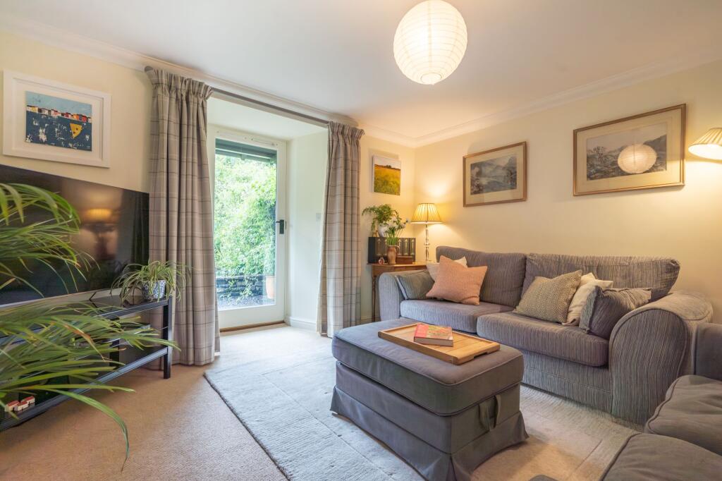 Sitting room/bedroom