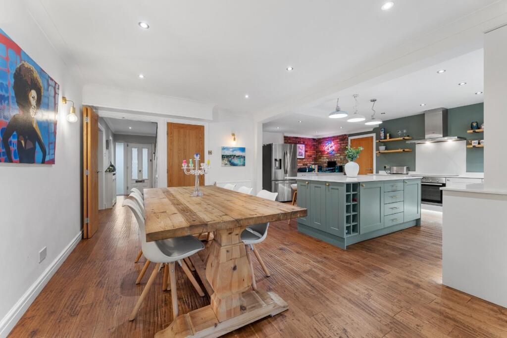 3 Westminster Drive66.jpg