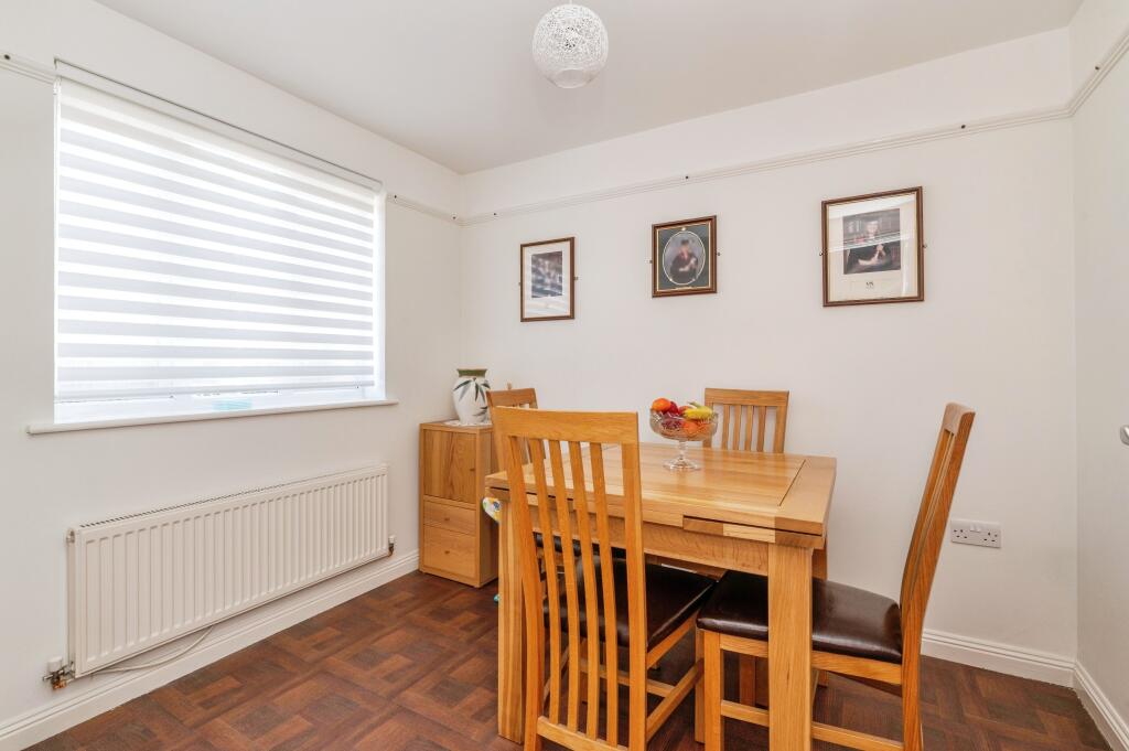 22lennoxclosechaffordhundredgraysrm166ap3