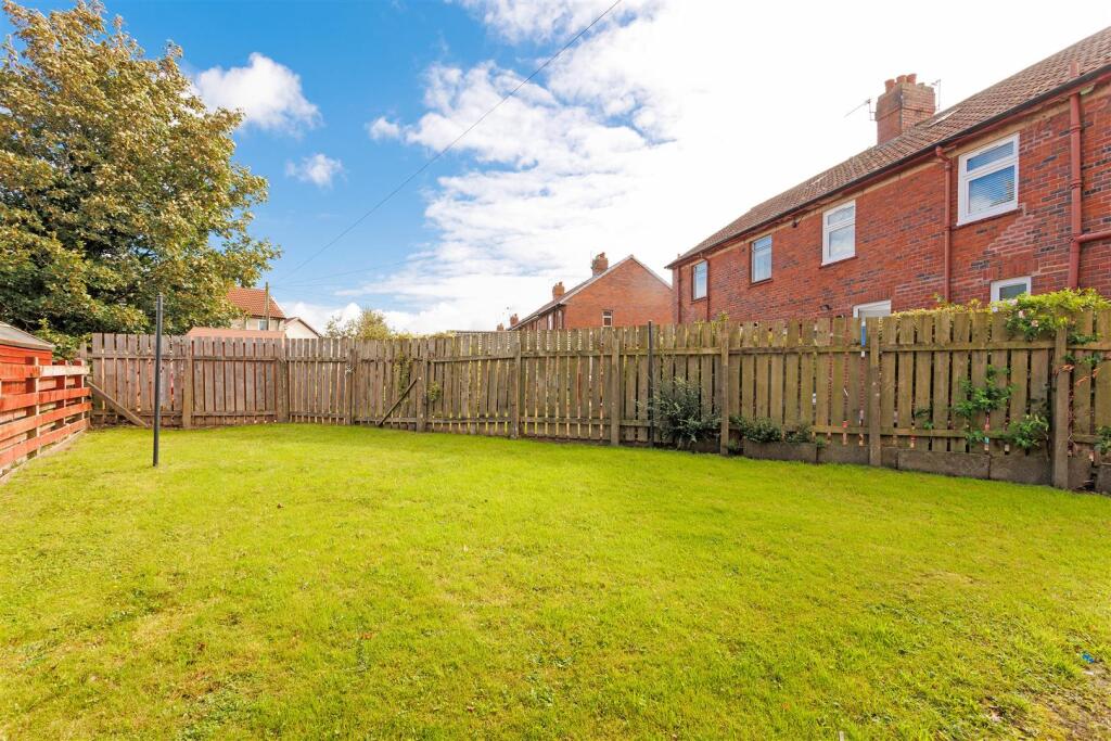 29 Churchill Cres 03.jpg