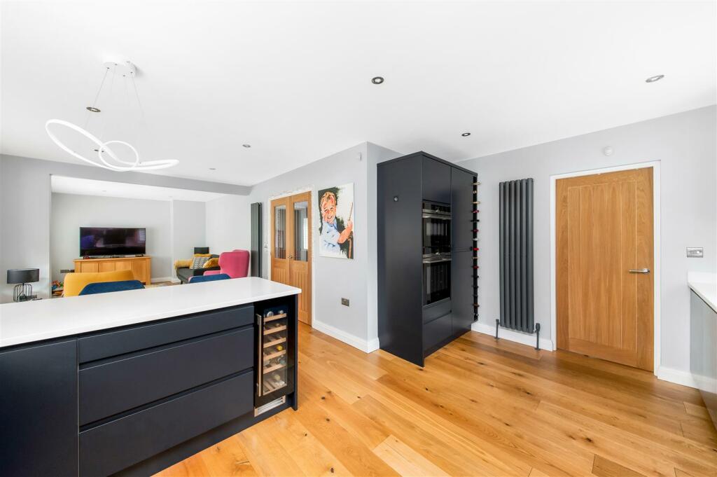 OPEN PLAN DINING/KITCHEN/FAMILY ROOM