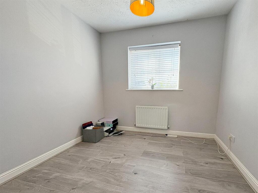 BEDROOM.jpg