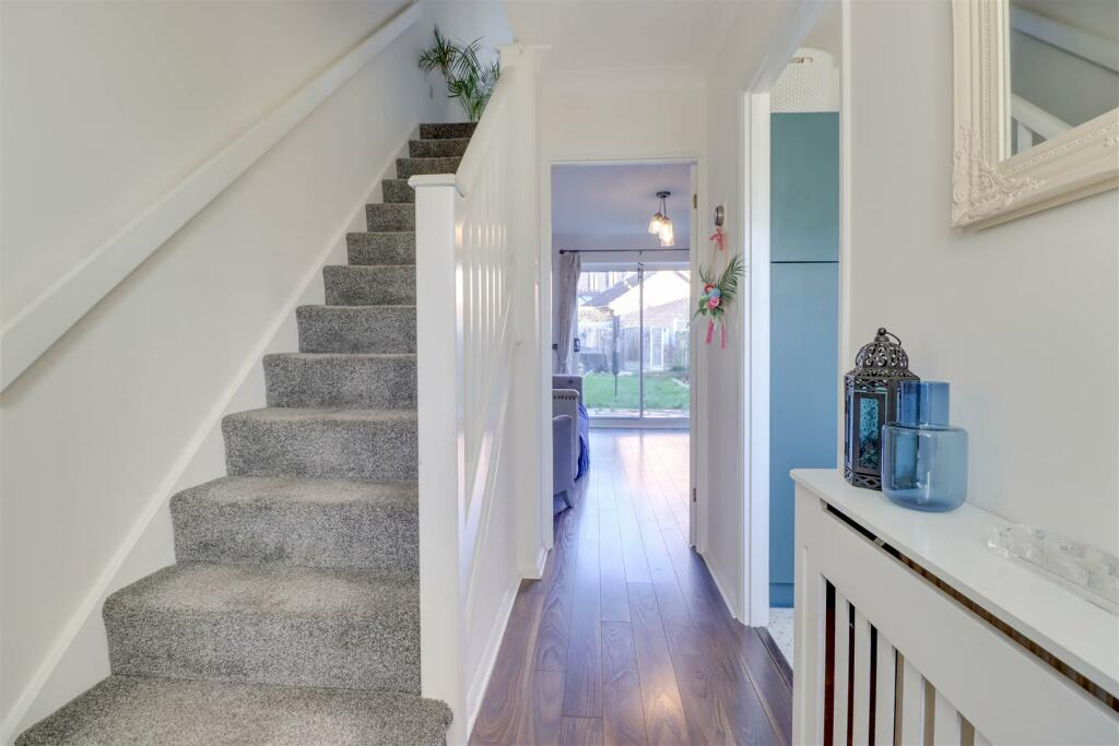 30 FLETCHER DRIVE INSIDE-4.jpg