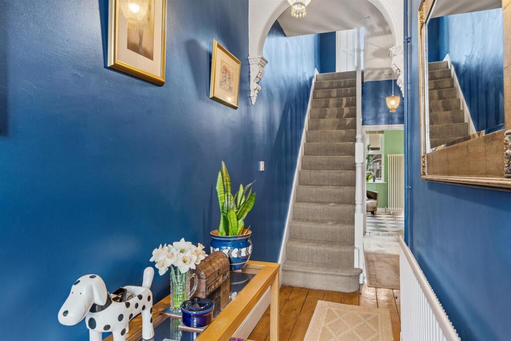 4 Bartholomews Close - 023.JPG