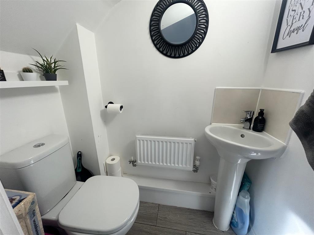 Cloakroom/wc
