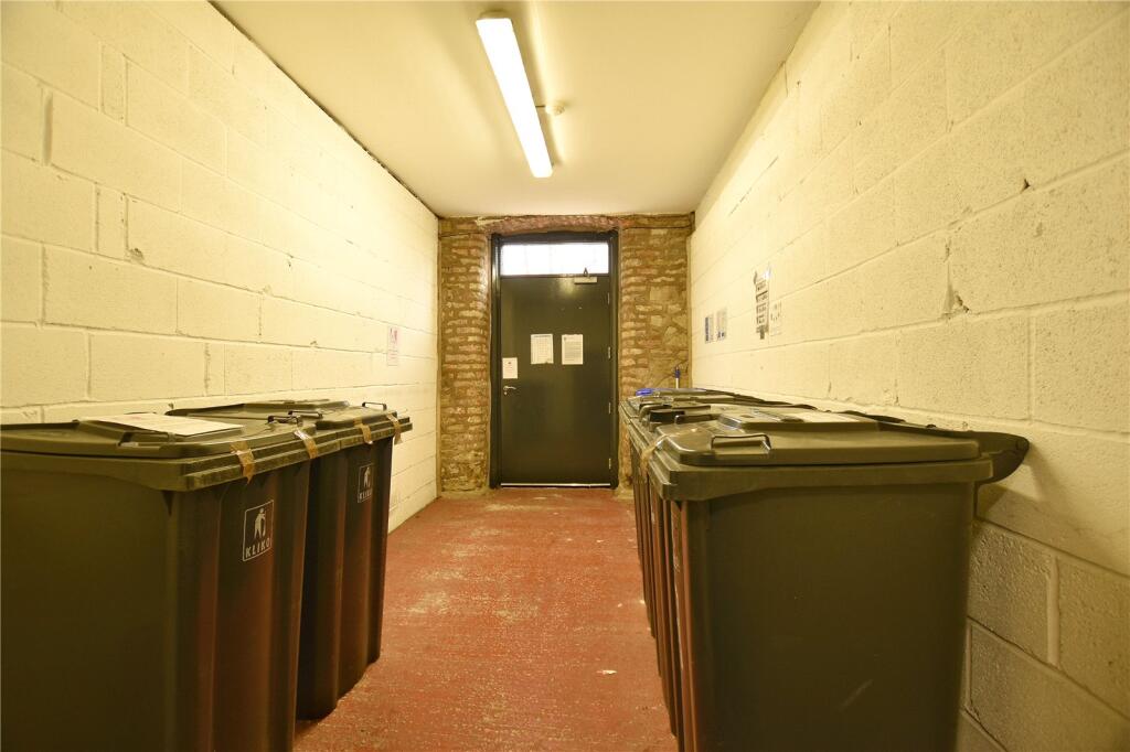 Bin Store