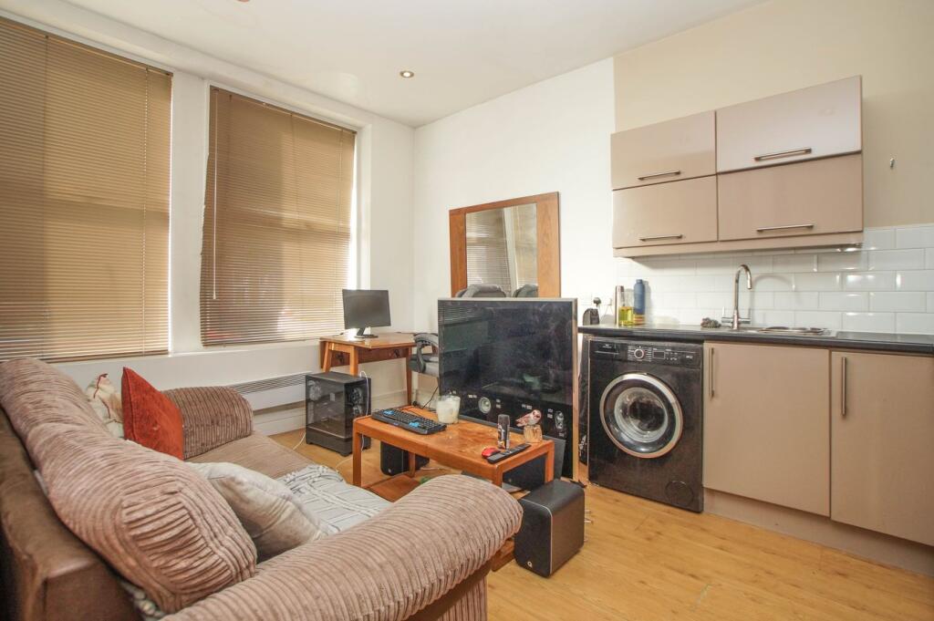 Open-Plan dining lounge &amp; kitchen