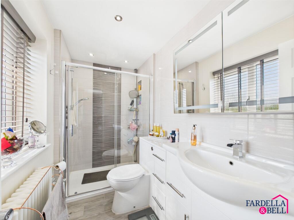 Master Bedroom with En-Suite