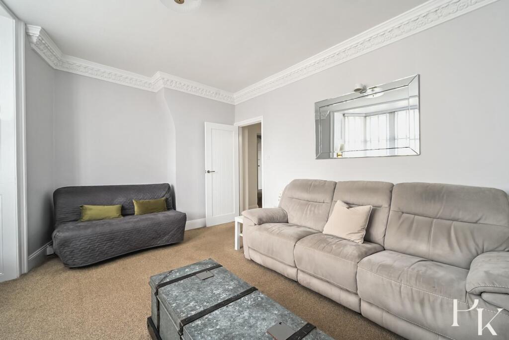 flt-6-osbourne-mansions-bn3 (12) .jpg