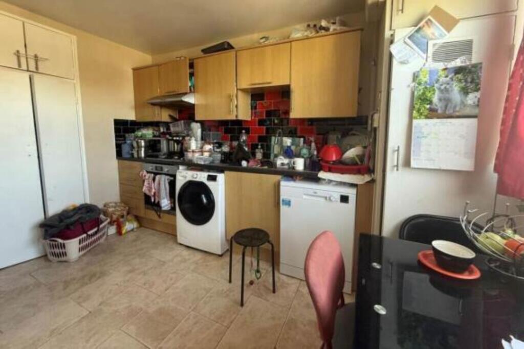 148 Eynsham Drive, Abbey Wood, London, SE2 9PT