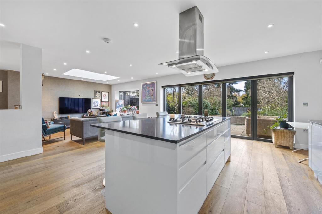 32 Holland Avenue,10.jpg