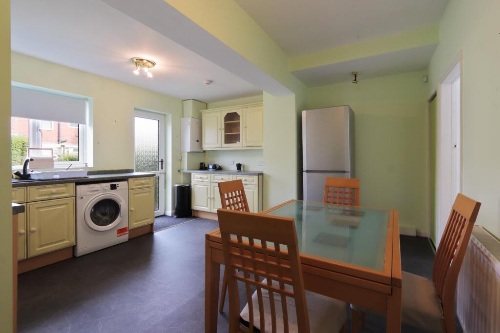 KITCHEN DINER