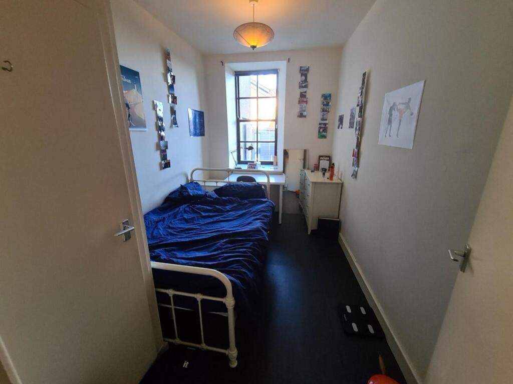 bed1.jpg