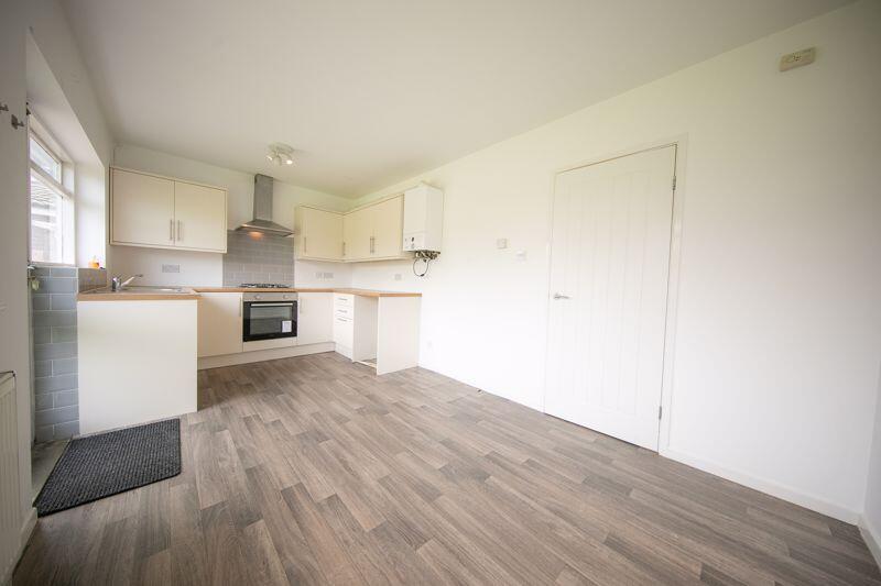 Kitchen &amp; dining room