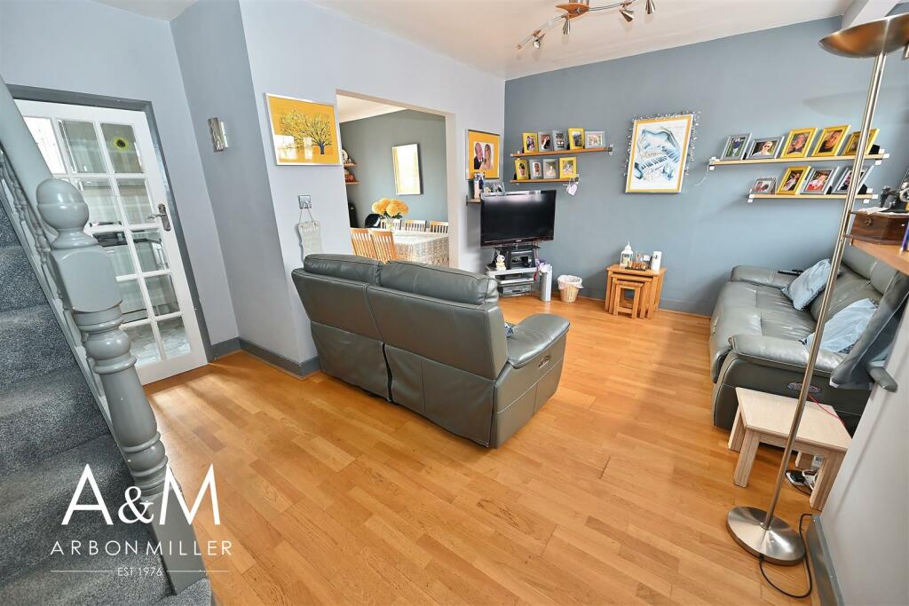 Open Plan Lounge / Hall