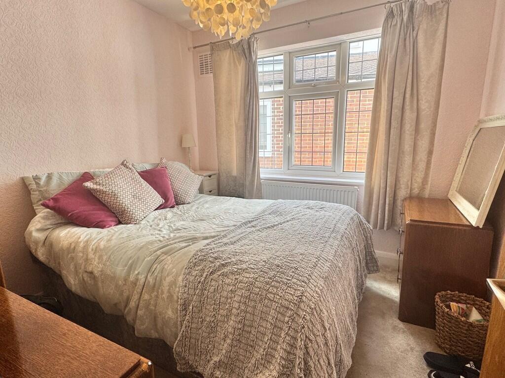 bedroom 13