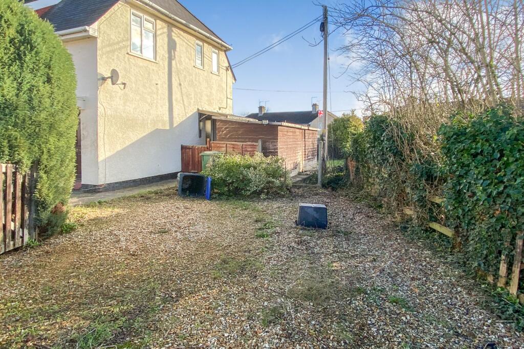 65 Woodlands Road, Chippenham, Wiltshire, SN14 0HQ