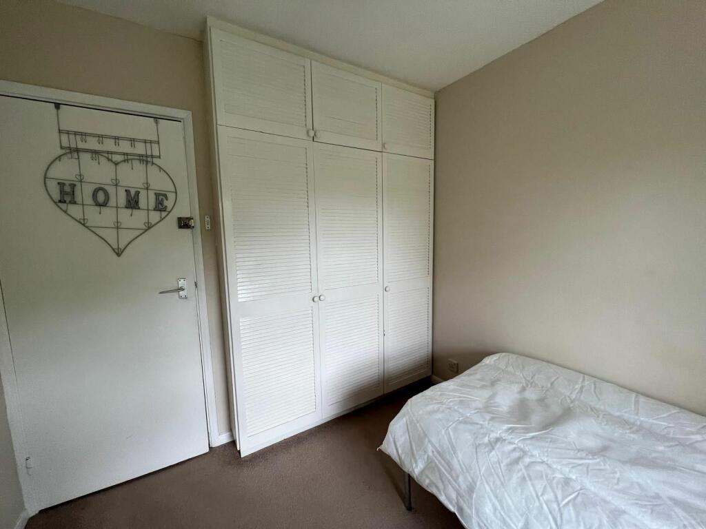 Photograph 11