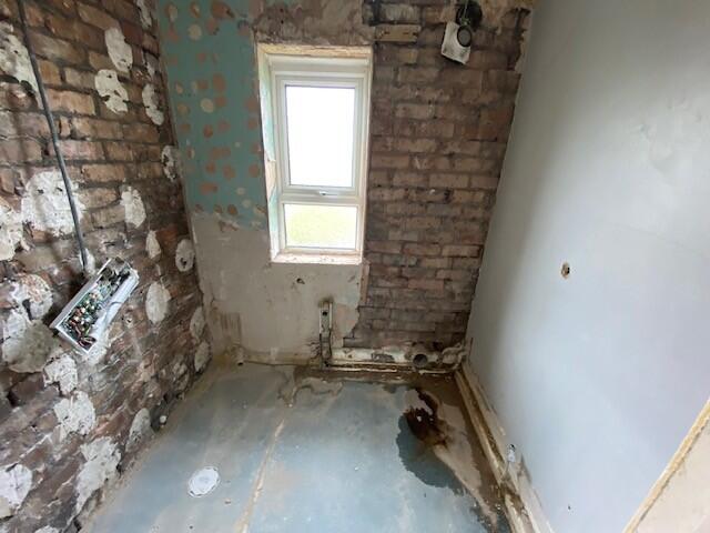 BATHROOM T202505021545.jpg