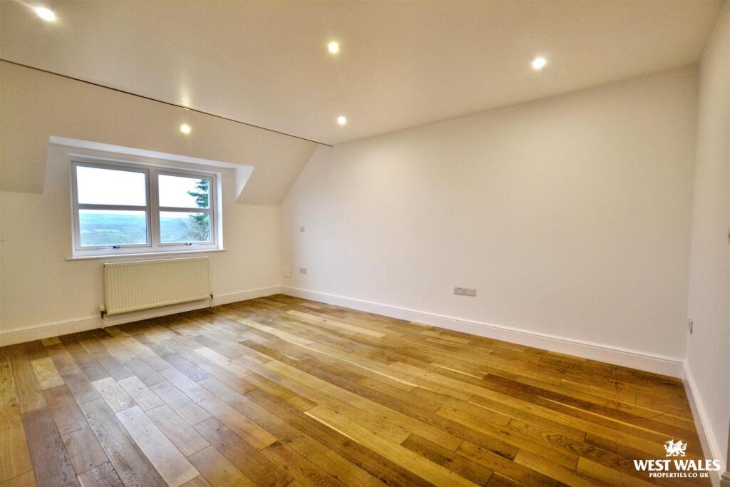 Jacksons Way, Goodwick