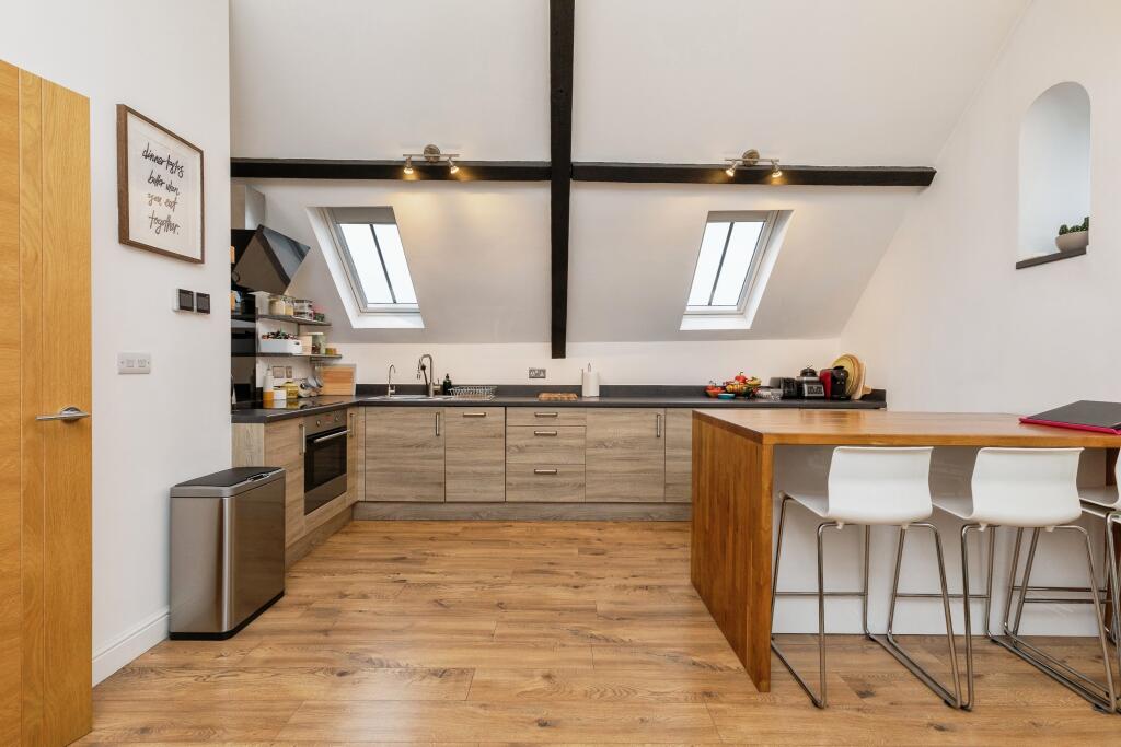 Kitchen / Living Room 4