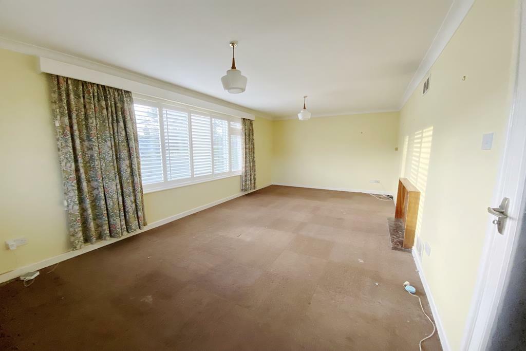 Lounge/Dining Rm