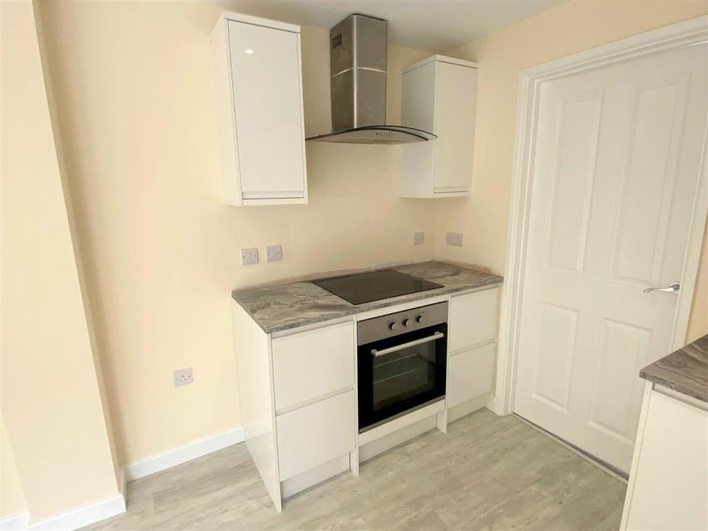2, 8 Mayfield Road Kitchen