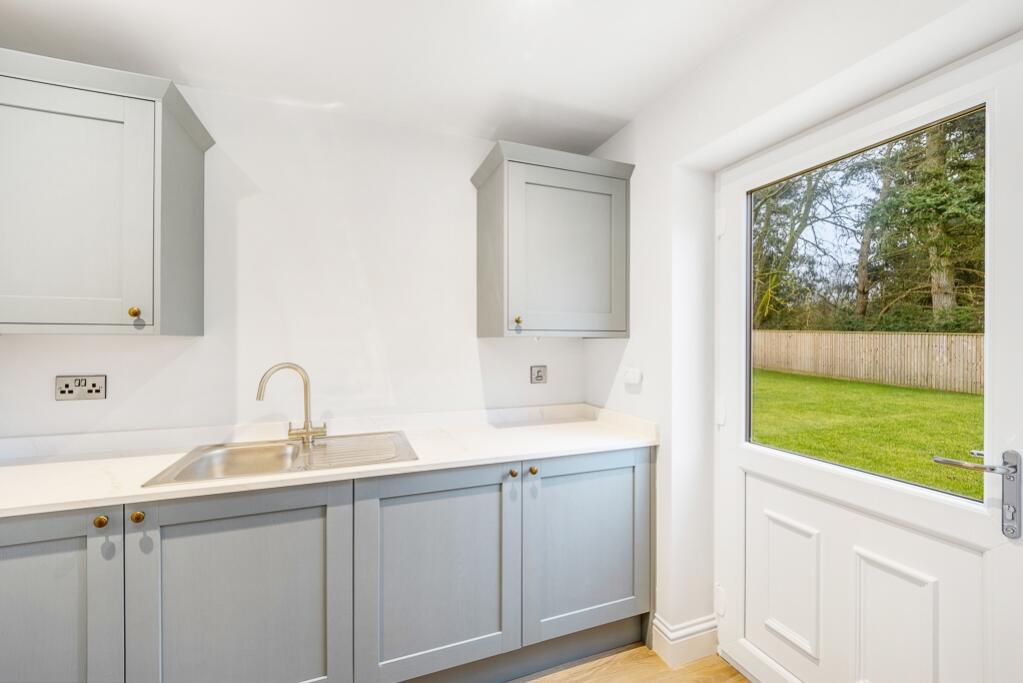 Plot 13, The Parklands (Sudbrooke)-12