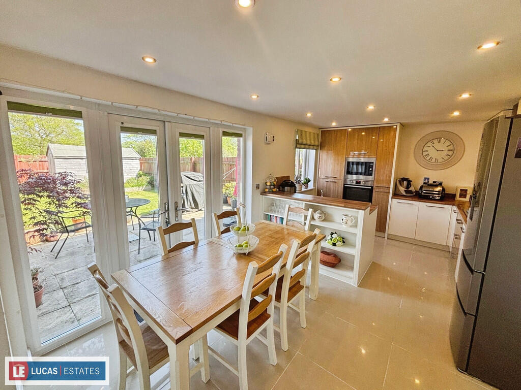 8e90e371-24-4308-...