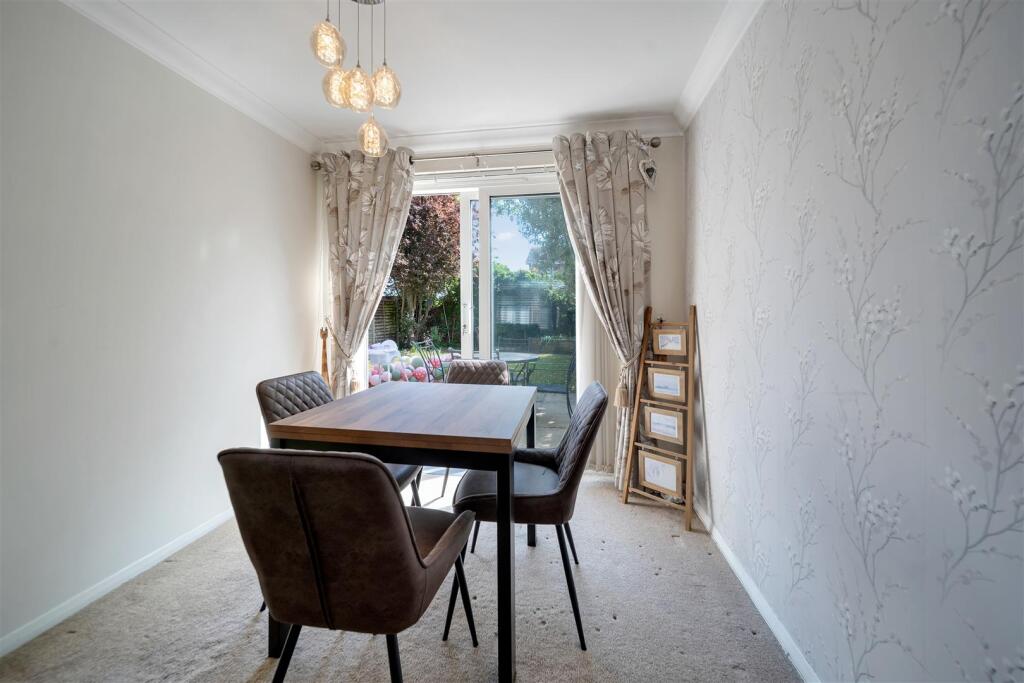 12 Hardwick Cl-29.jpg