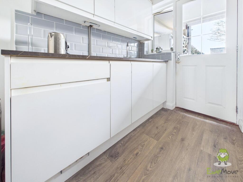 CAM01543G0-PR0164-STILL013