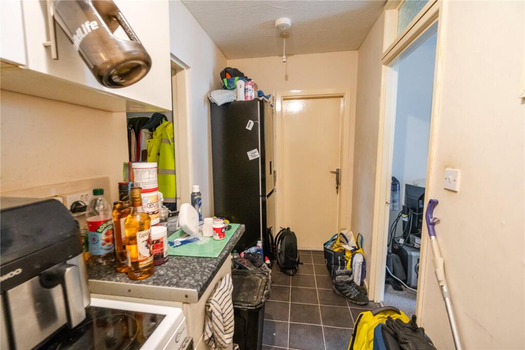 Flat 1 Kitchen