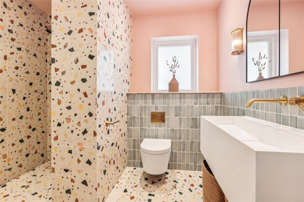 En Suite Bathroom