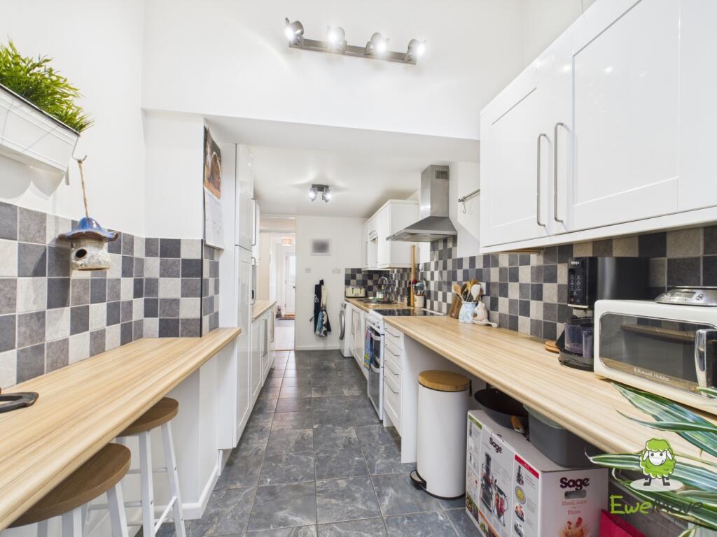 EweMove Estate Agents Basingstoke - Bennet Close