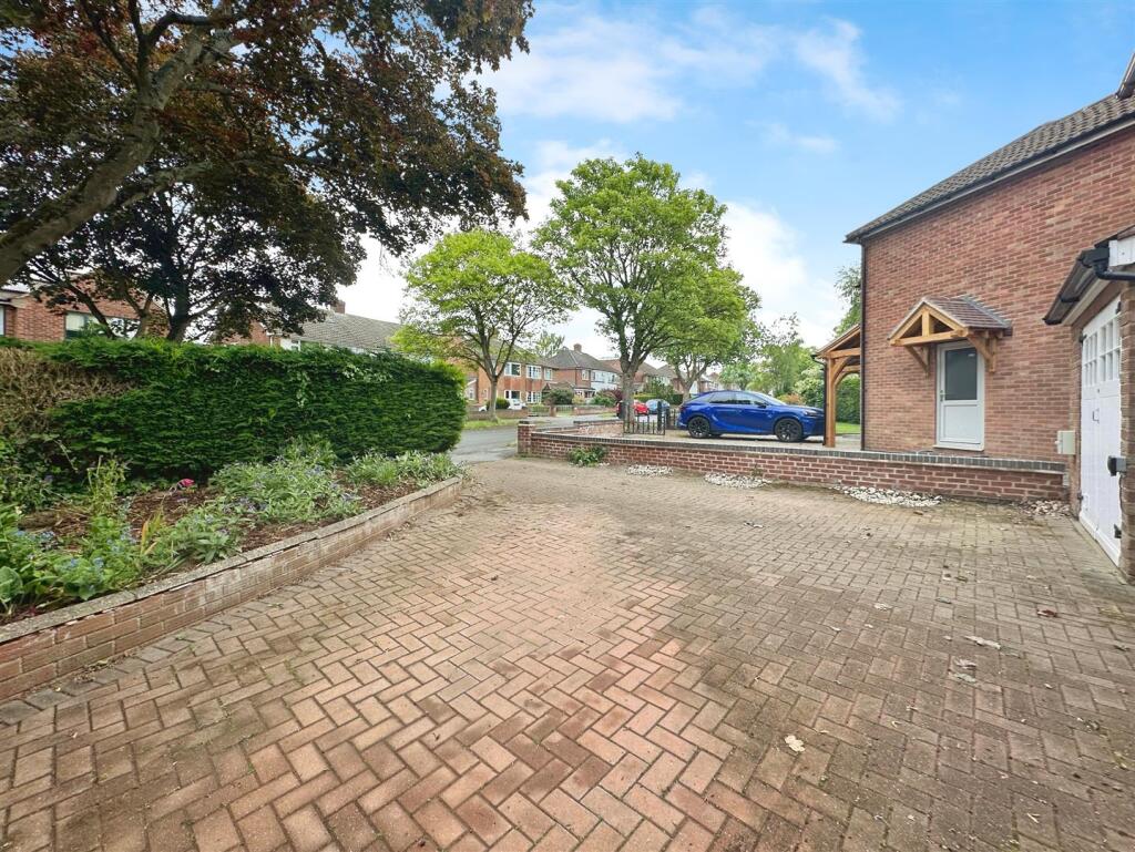 f67d1382--461C-BDAE-650BDF91E533-20540-000006D23E2