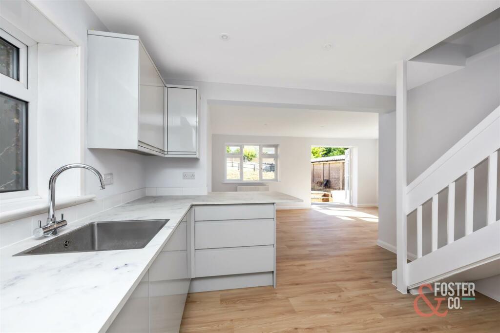 Mill Hill Close, 13-012.jpg